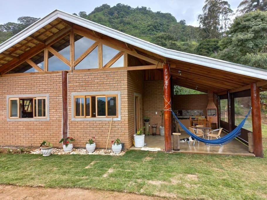 Chale Araucaria- Vale Das Pedras Mg Sapucaí-Mirim Exterior photo
