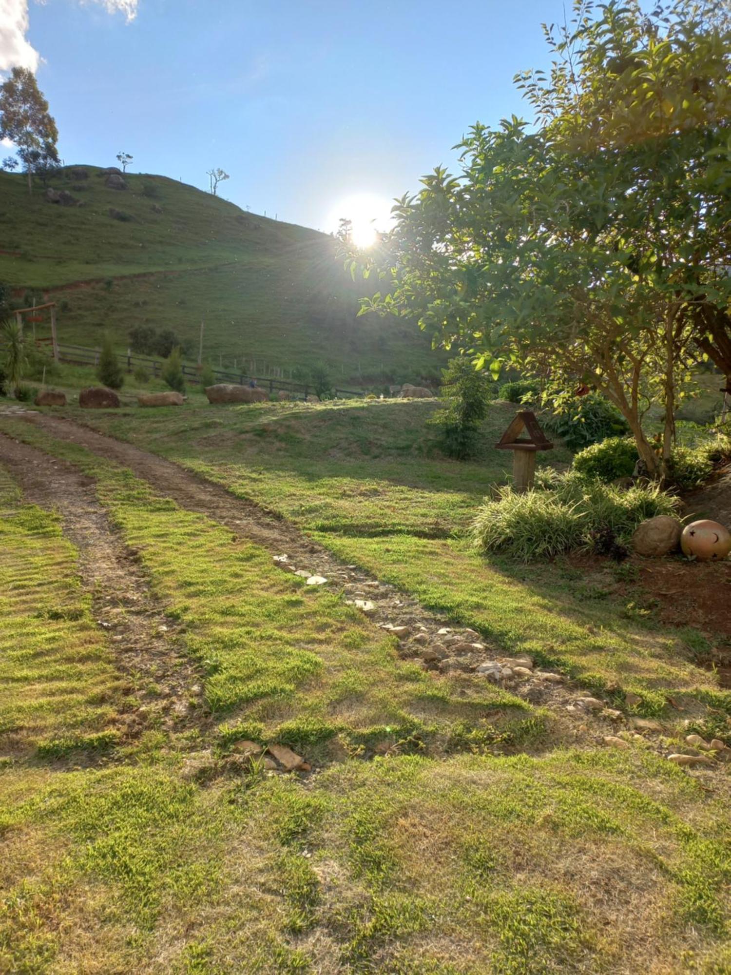 Chale Araucaria- Vale Das Pedras Mg Sapucaí-Mirim Exterior photo