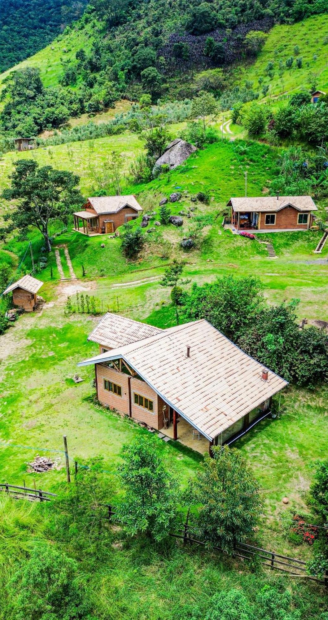 Chale Araucaria- Vale Das Pedras Mg Sapucaí-Mirim Exterior photo